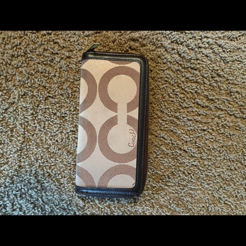 Coach Wallet - Picture 3 of 4
